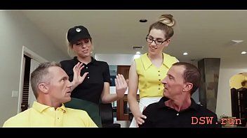 Reproducir La sirvienta sensual zoey monroe cuch lamió y golpeó