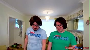 Play Leeds guy tricks brit into sucking his dick