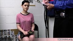 Putar Penghentian remaja berambut pendek yang lucu mendapat hukuman kasar oleh Jack Vegas
