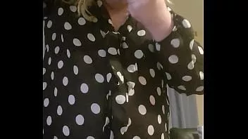 play Sissy trying to suck dildo way to big for throat