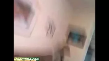 play المجموعات ثلاثية الهواة تستمتع على الأريكة