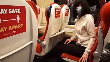 play Flash de pau público no trem. garota estranha me masturbar e me chupar até eu gozar. arriscado real ao ar livre