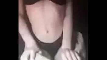 Odtwórz Nastolatek nudzi się w nocy i dokucza na camwhore.online