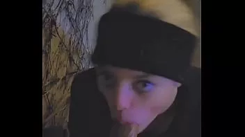 Jouer J'ai donné 100 $ à mon petit ami pour me laisser sucer des endroits aléatoires dans la comédie sexuelle du centre-ville de Chicago