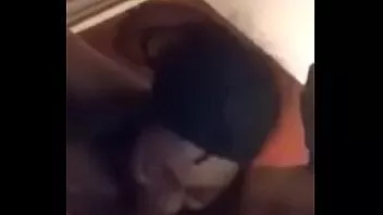 Oynat Kız arkadaşımla yüz yüze konuşurken derin gırtlak