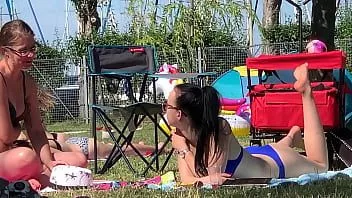 Reproduzir Linda morena adolescente com pés sinceros 5 minutos na pose 2020 hans van der foot