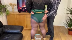 Abspielen Mollige MILF kann meinem dicken Schwanz und ihrer Liebe zu Nylon nicht widerstehen