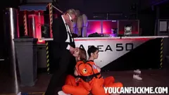 play Kleine tieners Nicole Aria en Leda Lotharia delen de grote lul van Clarke Kent in een hardcore trio
