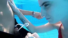 Oynat Egzotik Bali'de buharlı havuz ve otel rompu - Milf Darcy Dark'ın yer aldığı