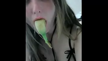 Jouer Compilation de banane deepthroat chaude d'hiver