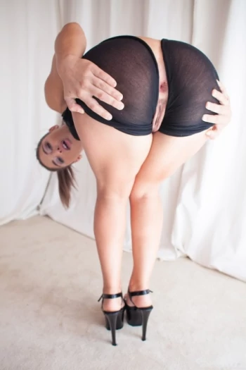 Gwiazda porno Abella Danger