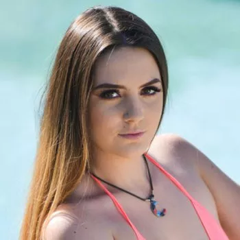 Pornstar Kinsley Kane