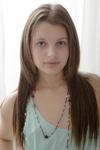 Порнозвезда Leona Levi