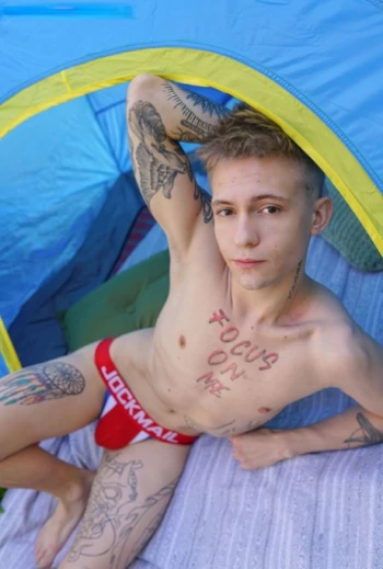 Gwiazda porno Max Gen