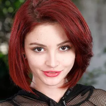 Gwiazda porno Lola Fae